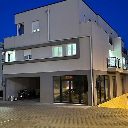 Apartment Giovani Kaštela Екстериор снимка