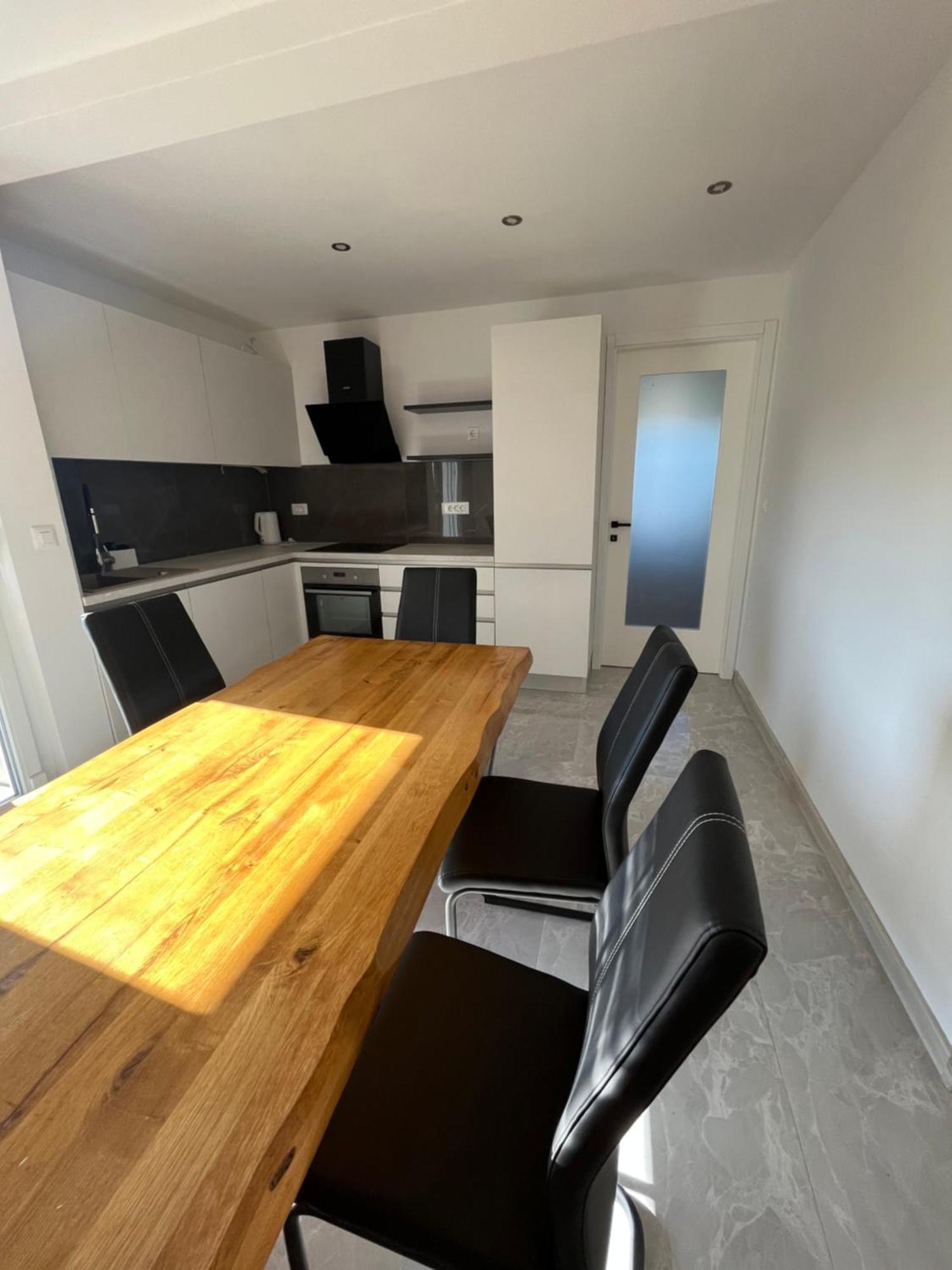 Apartment Giovani Kaštela Екстериор снимка